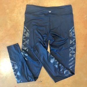 Forever 21 l Black w/ Silver Textiles Yoga Pants